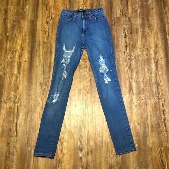 Akira Jeans Women's 5 Chicago Black Label Distressed Denim Skinny Fit - Picture 1 of 5